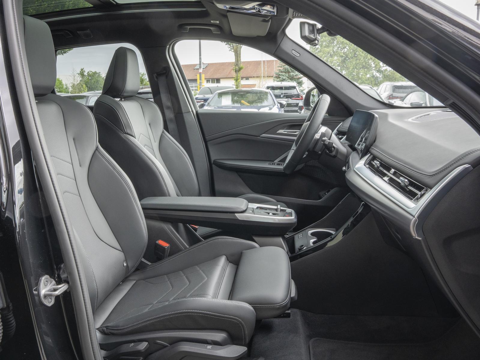 BMW X1 sDrive18i M-Sport +19Z PANO AHK DrAss+ adapLE