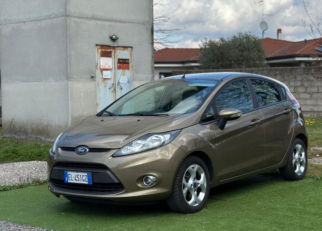 Ford Fiesta 1.2 82 CV 5 porte Titanium Neopatent