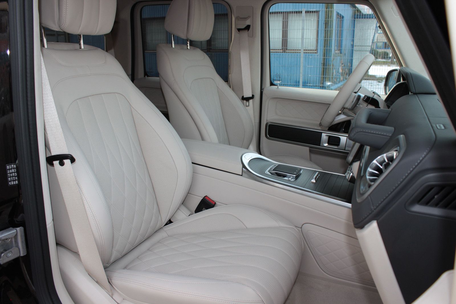 Fahrzeugabbildung Mercedes-Benz G 450d *MY26* *AMG Line* *Superior* *Technik*