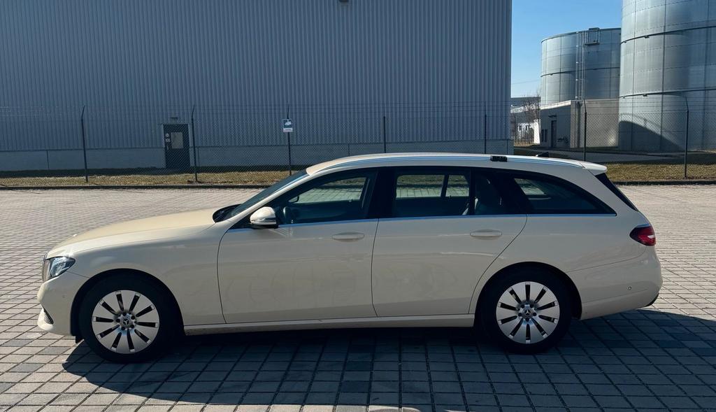 Mercedes-Benz E 200