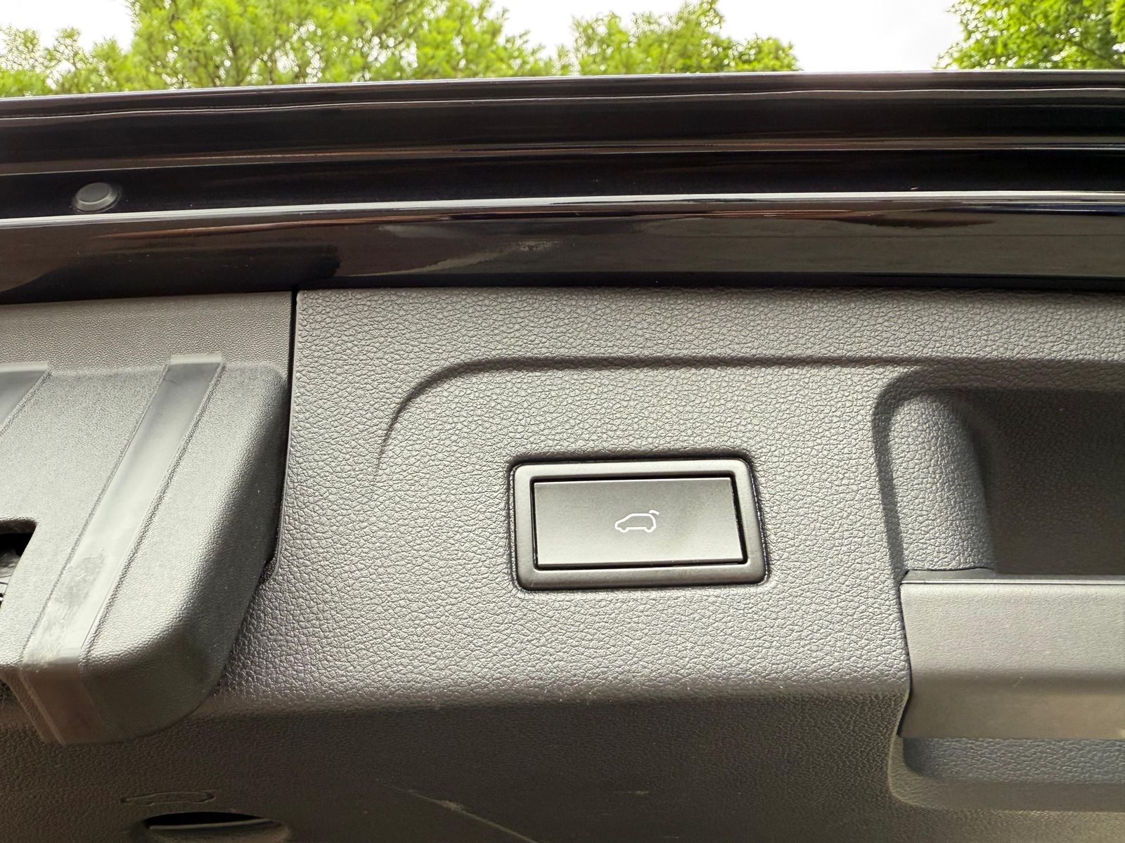 Fahrzeugabbildung Volkswagen Touran 2.0 TDI DSG Comfort LED+NAV+ACC+SHZ+CARPL