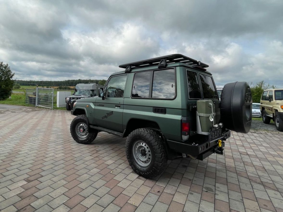 Toyota Land Cruiser GRJ71 Tom's Jagdcruiser imagem 2