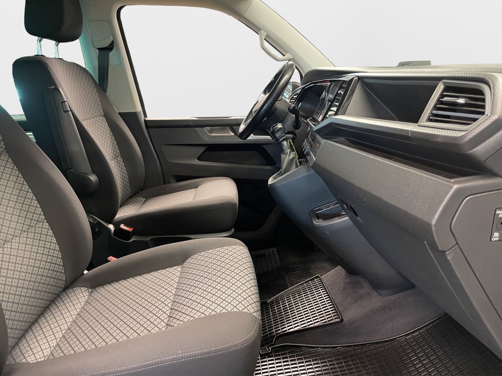 Volkswagen T6.1 Multivan 2.0 TDI Trendline Navi DAB PDC AHK foto 19