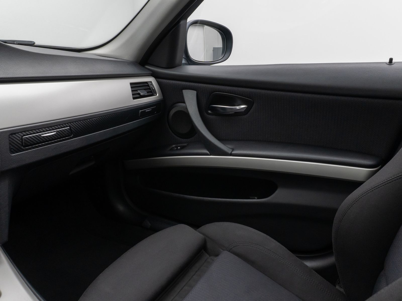 Fahrzeugabbildung BMW 320d PDC Navi Xenon Fernlichtassist Komfort AHK