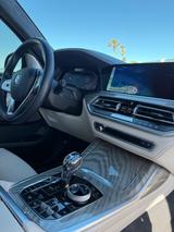 BMW X7 xDrive40i - - blaue BMW X7