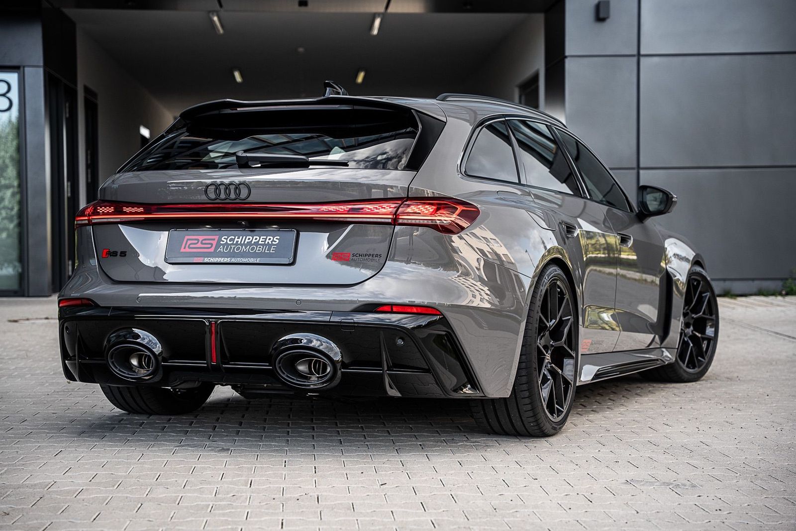 Fahrzeugabbildung Audi RS5 Avant KERAMIK|B&O|TECHPRO|HUD|SPORTPAKET|285