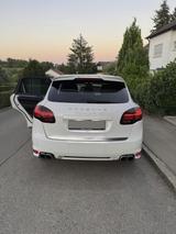 Porsche Cayenne Turbo S - Porsche Cayenne Turbo-S