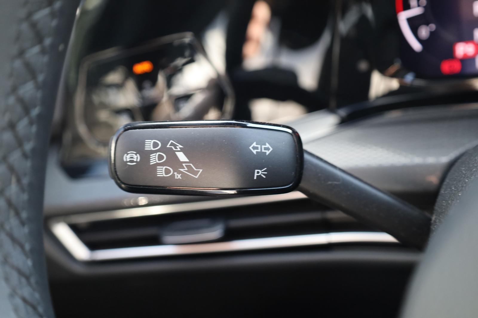 Volkswagen Golf VIII 2.0 GTI LED Navi Bluetooth Sitzheizung, миниатюра 26