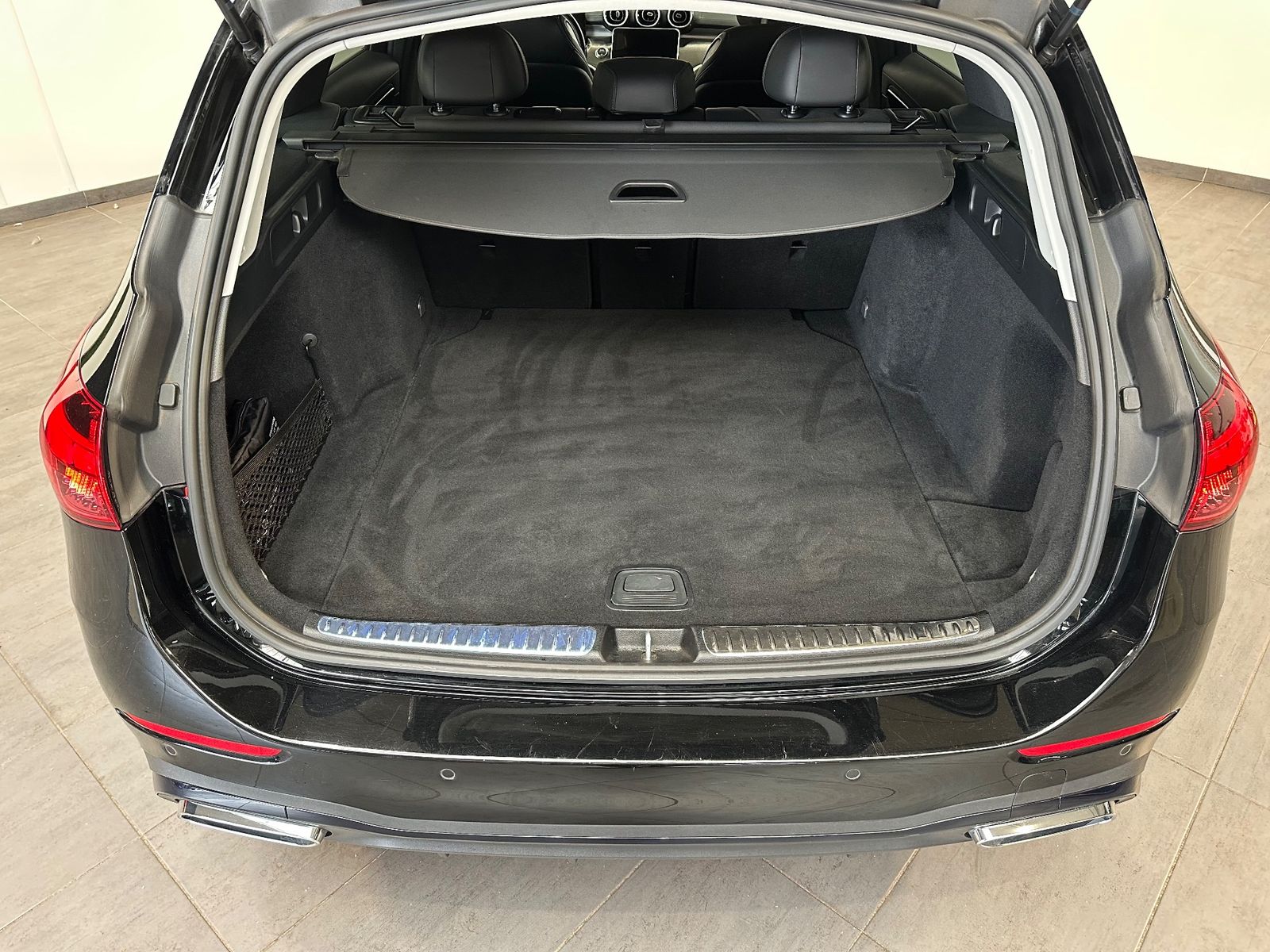 Fahrzeugabbildung Mercedes-Benz C 220 d T AMG-Line Night-Paket NAV+LED+KAM