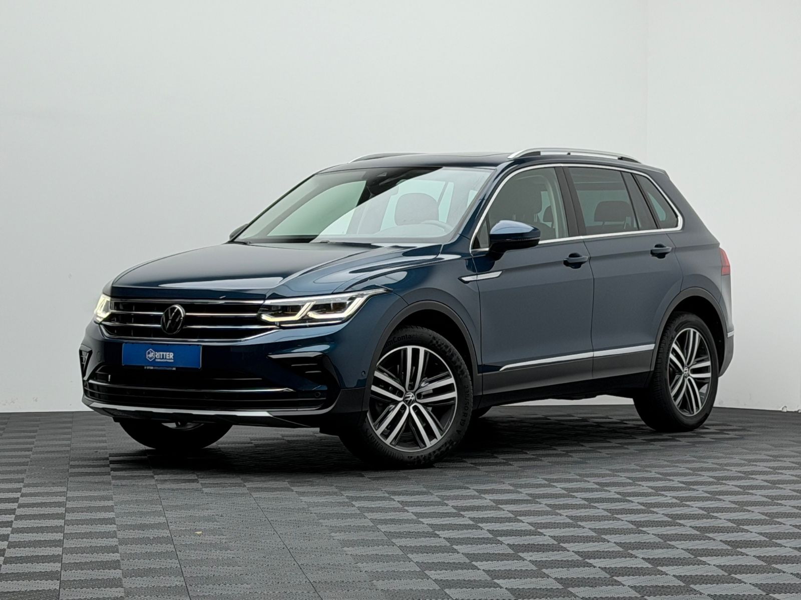 Gebrauchtwagen Volkswagen Tiguan Tiguan 2.0 TDI DSG 4M Elegance AHK PANO NAVI KAM in Münster