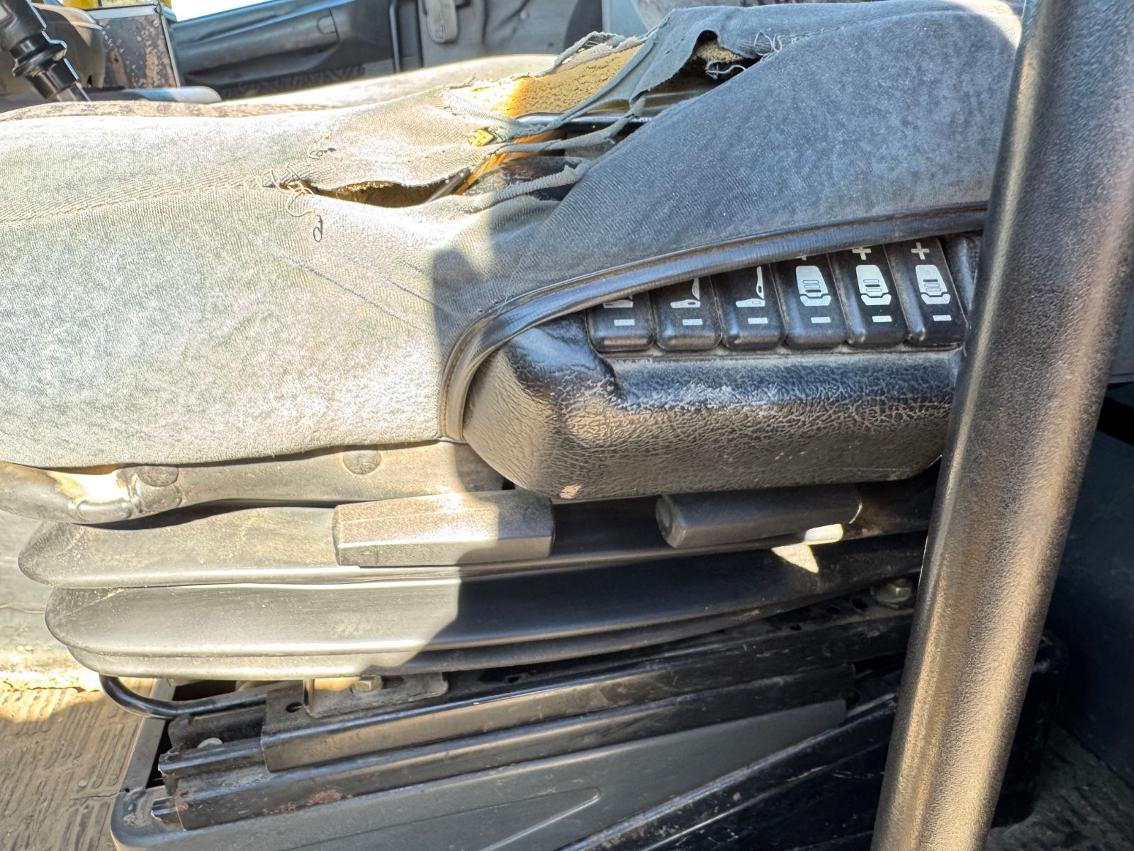 Fahrzeugabbildung Scania 144G 460