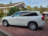 Volvo XC90 D5 AWD Geartronic MomentumTÜV / Service NEU - weiße Volvo XC90