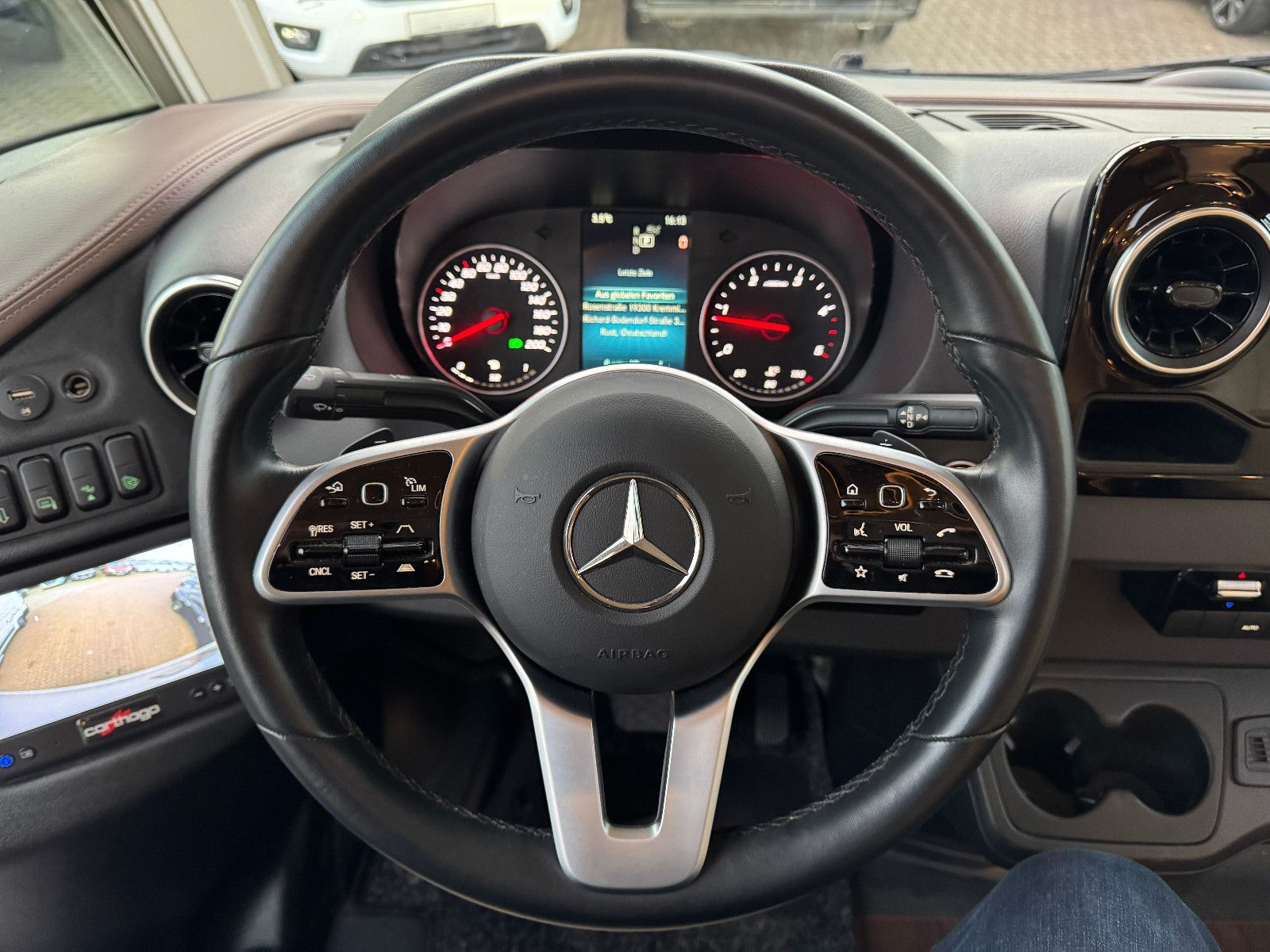 Fahrzeugabbildung Carthago Chic e-line I 51 QB MERCEDES 418 CDI 9GT 1.HAND