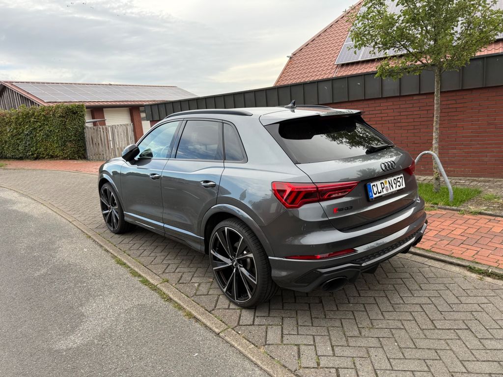 Audi RSQ3