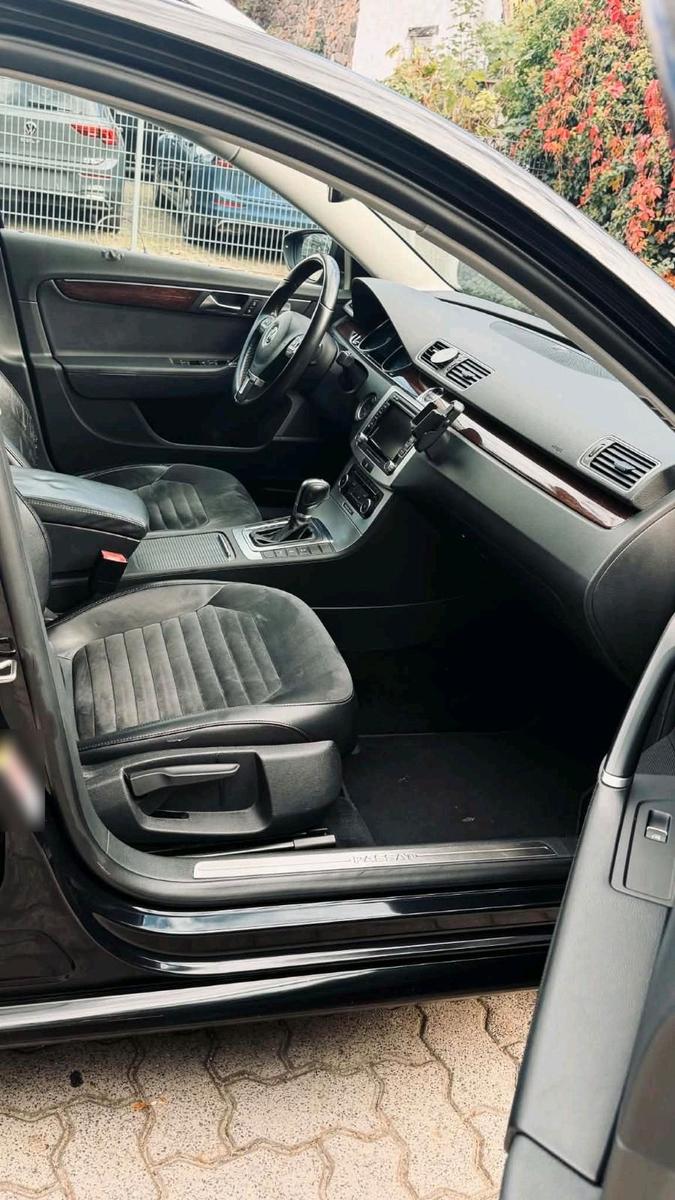 Volkswagen Passat 2011 — photo 14