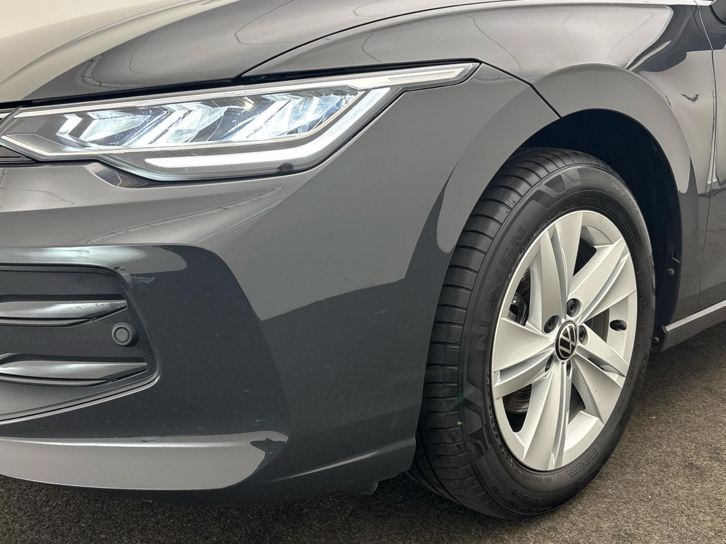Volkswagen Golf VIII Life 1.5 TSI CarPlay LED ACC App-Con., миниатюра 6