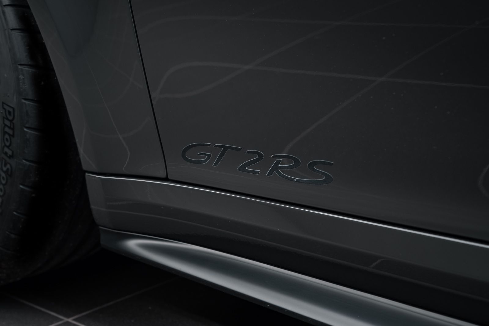 Fahrzeugabbildung Porsche 911 GT2 RS WEISSACH/PTS/LIFT/KAMERA/1.HAND/BOSE