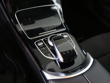 Mercedes-Benz C 250 AVANTGARDE 9G LED NAVI COMAND PANORAMA