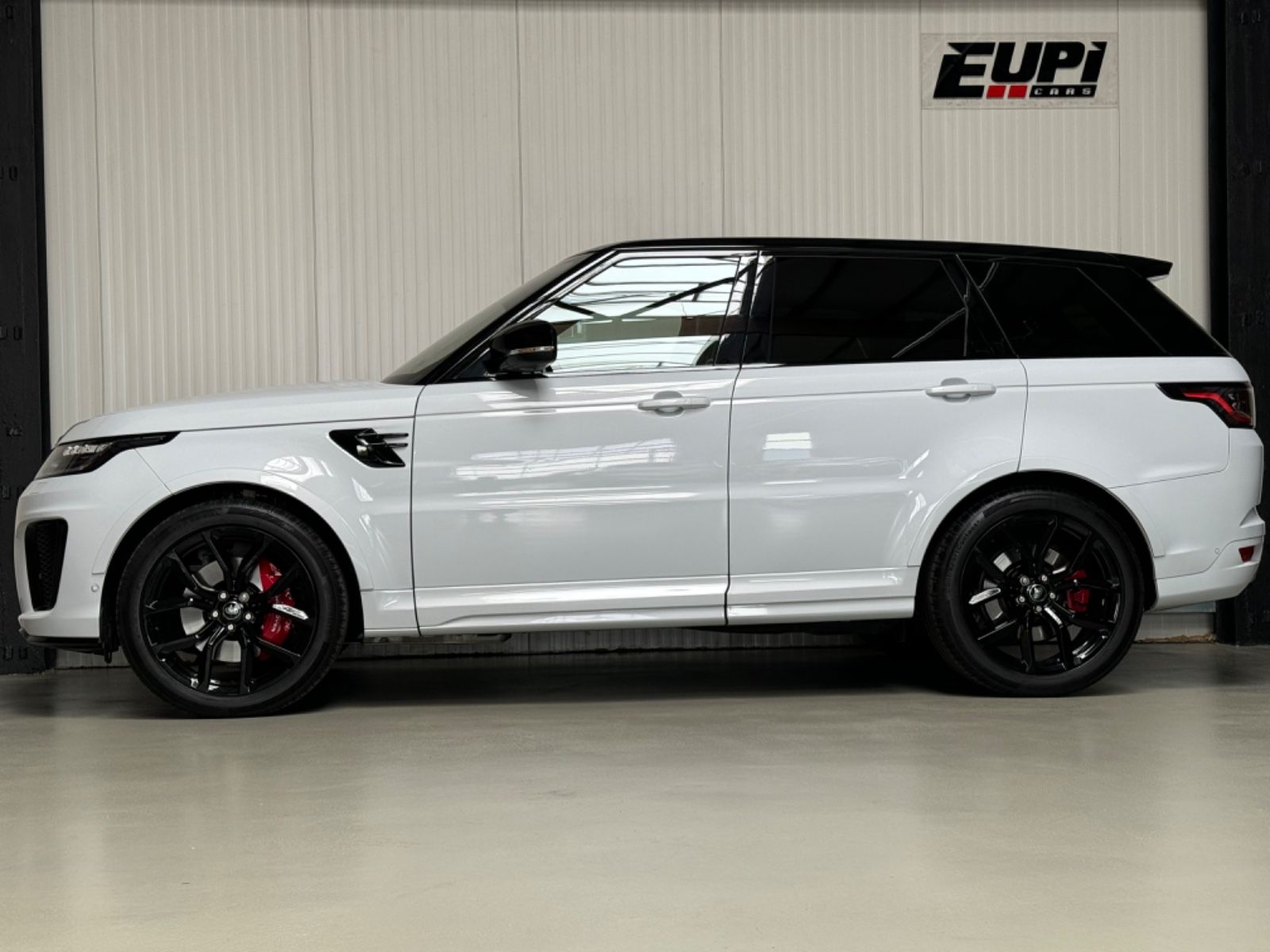 Fahrzeugabbildung Land Rover Range Rover Sport SVR/LASER LED/Standheiz./360°