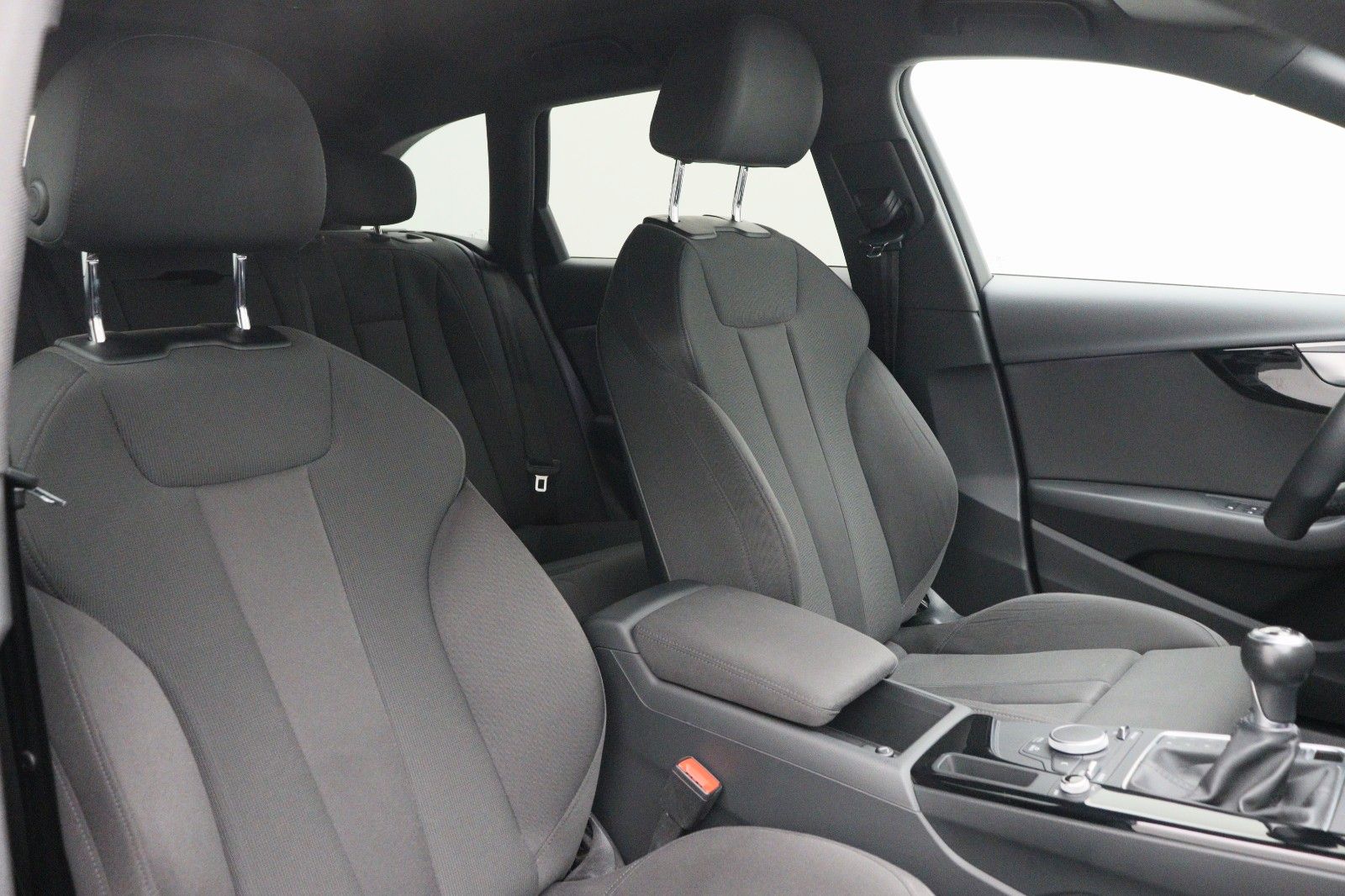 Fahrzeugabbildung Audi A4 Avant 2.0 quattro sport S-Line 19"  Rotor