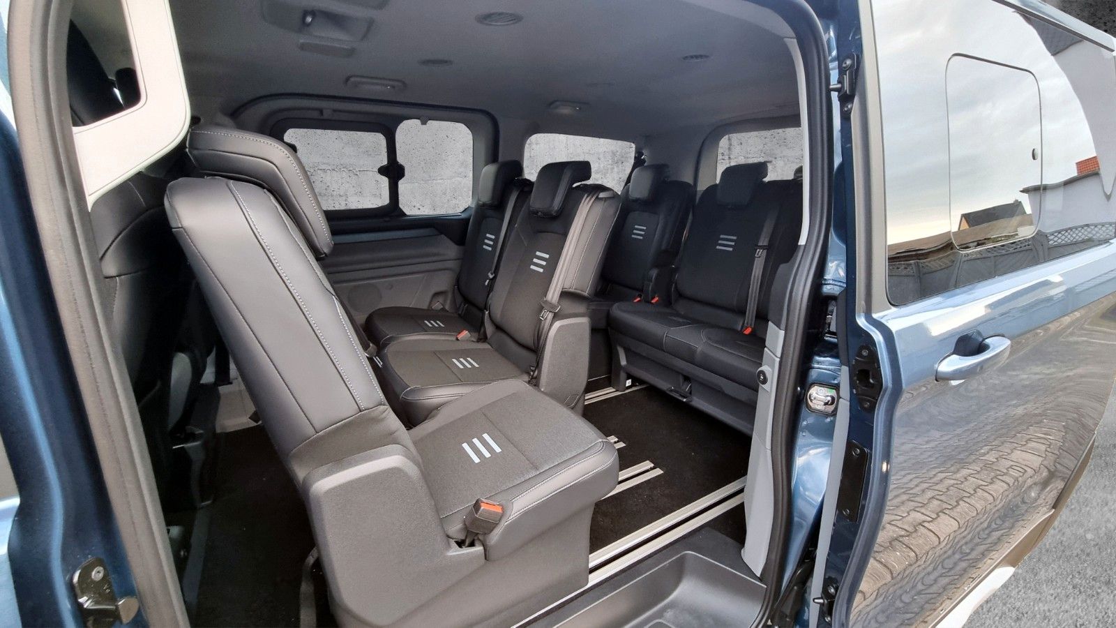 Fahrzeugabbildung Ford Tourneo Custom 2.0 125kW 320 L1 Active