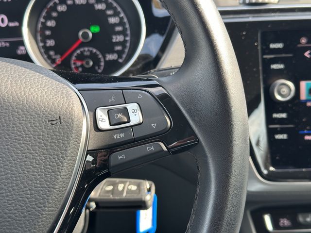 Touran 2.0 TDI Comfortline DSG SHZ NAVI AHK ACC