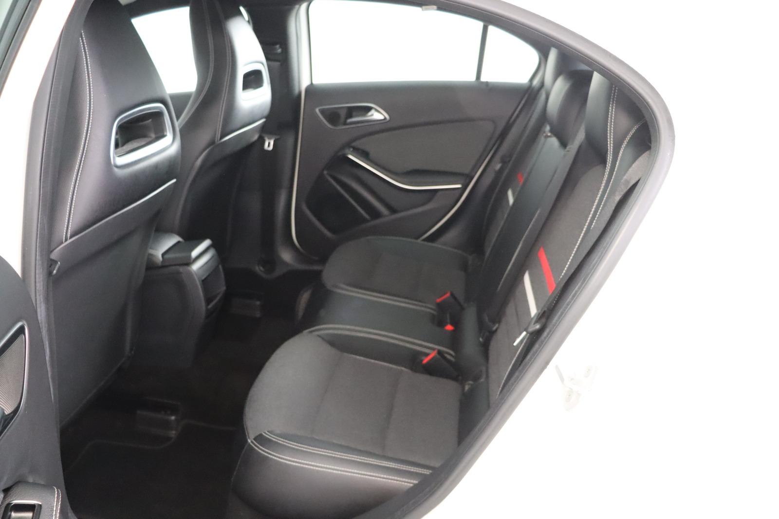 Mercedes-Benz A 180 Sitzhzg. * Xenon * HU/AU + Service neu
