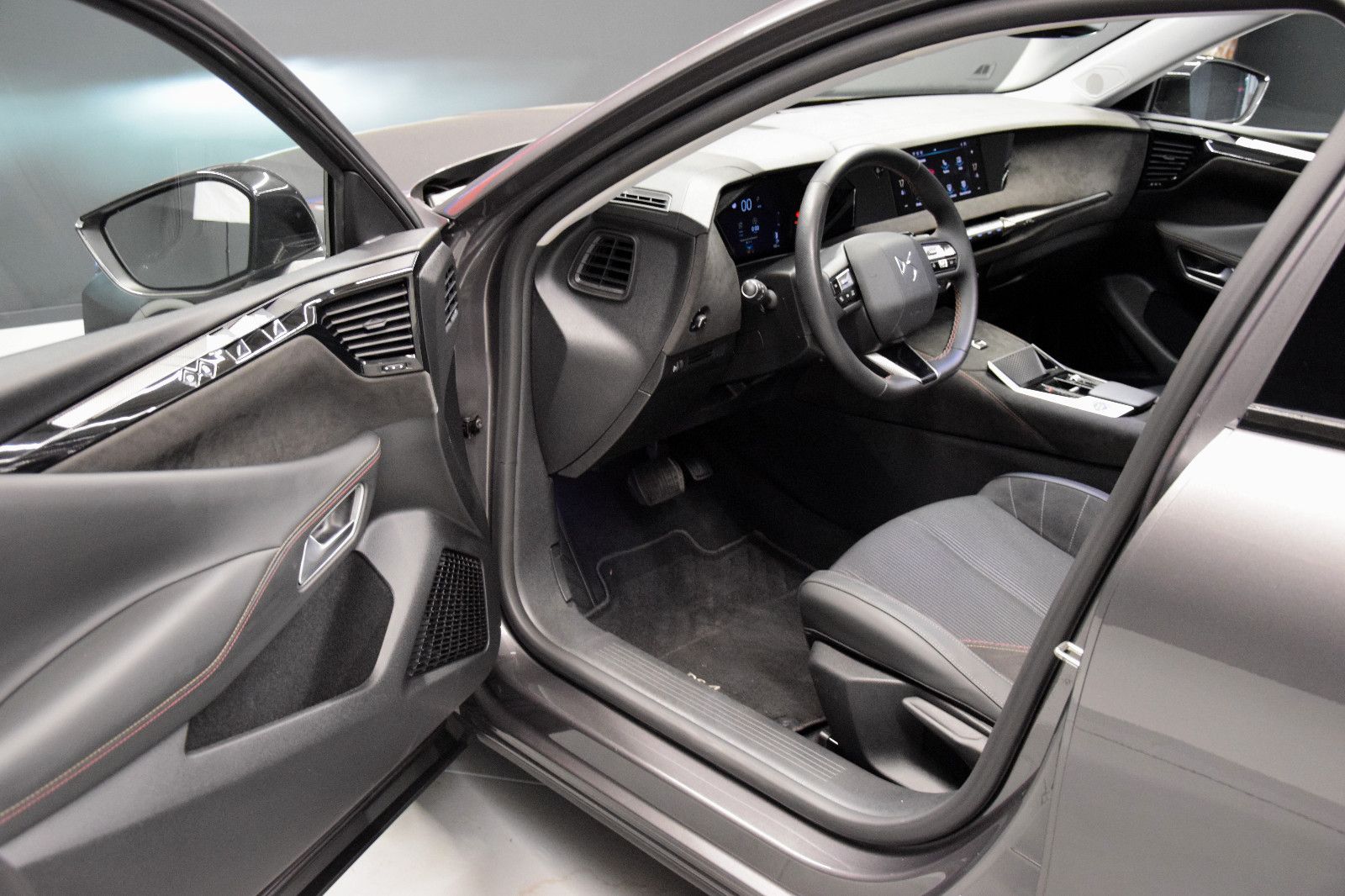 Fahrzeugabbildung DS Automobiles DS4 Performance Line Pano Sitzheizung