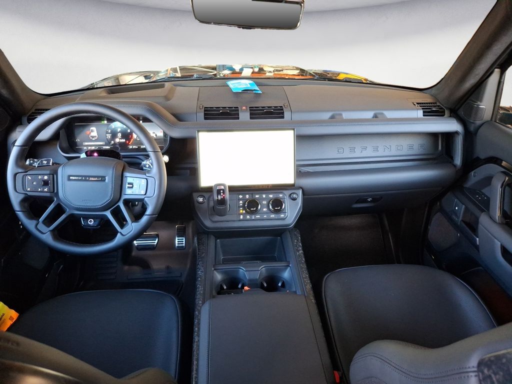 LAND-ROVER Defender 2026