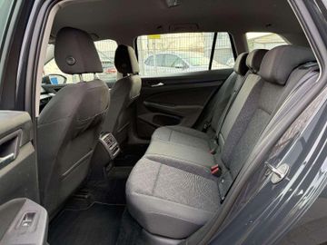 Volkswagen Golf - 11