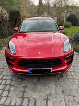 Porsche Macan GTS - rote Porsche Macan