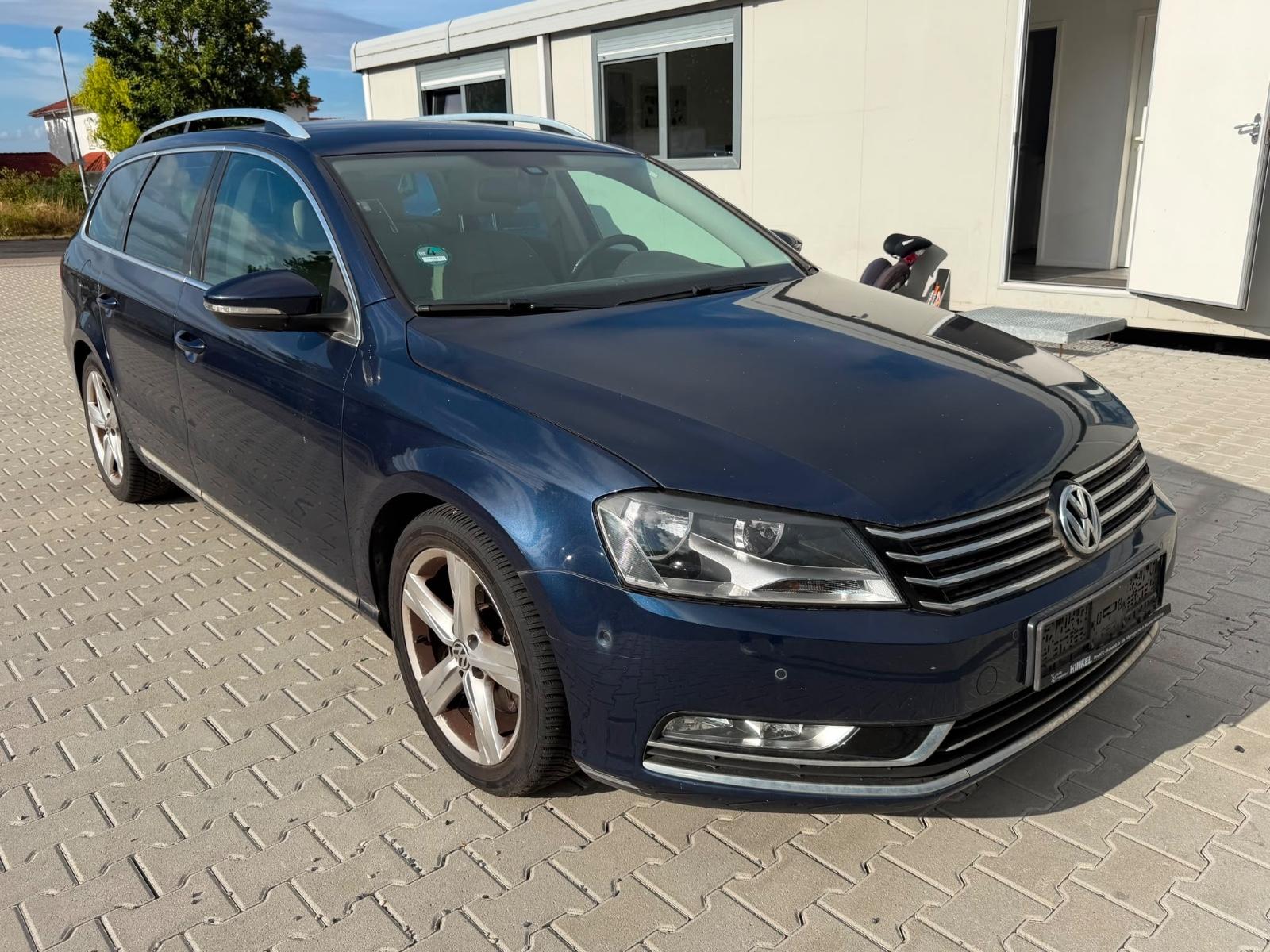 Volkswagen Passat Variant Highline BlueMotion DSG Leder
