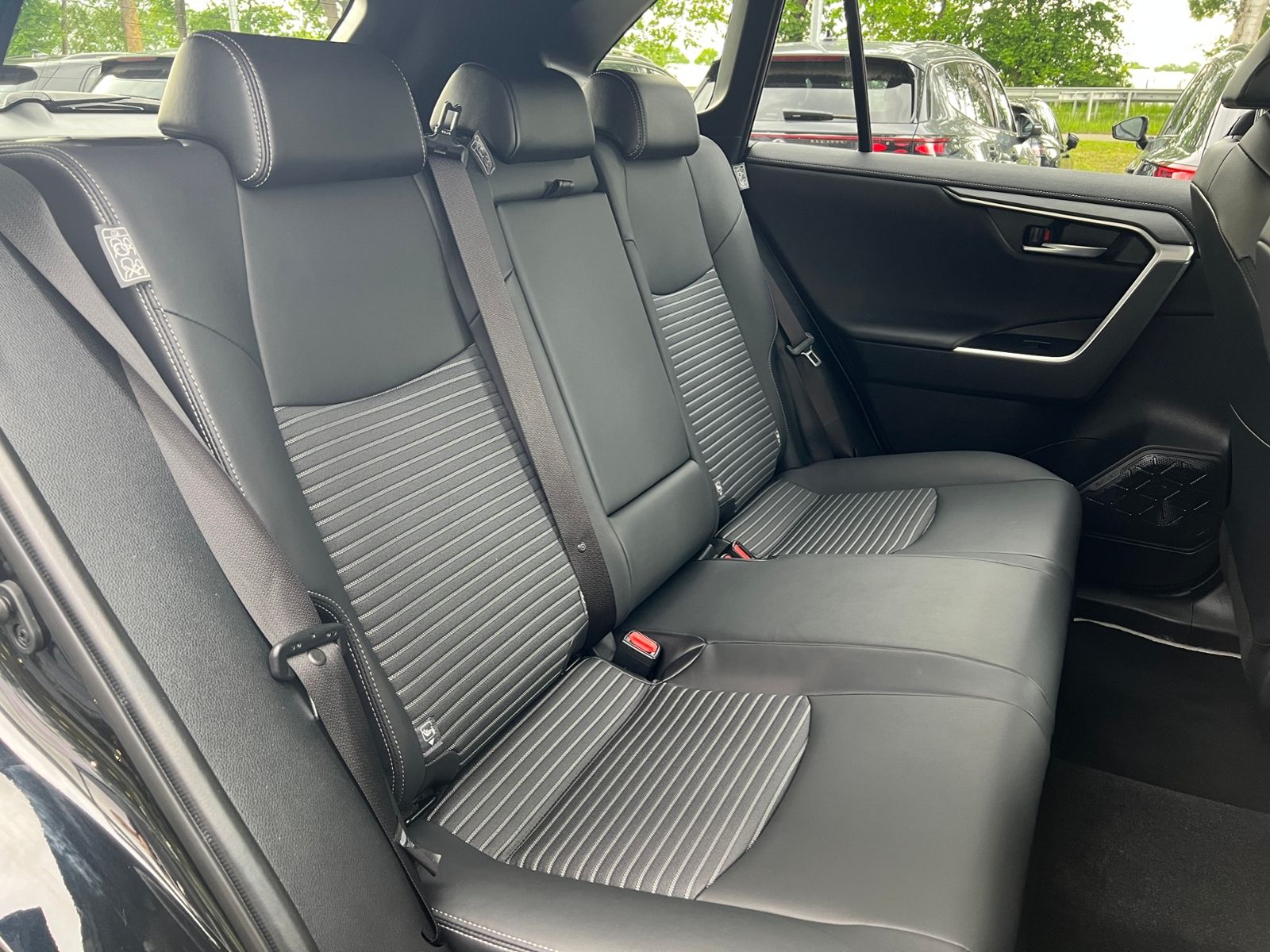 Fahrzeugabbildung Toyota RAV4 2.5 VVT-i Hybrid Black Edition 4x4 *AHK*
