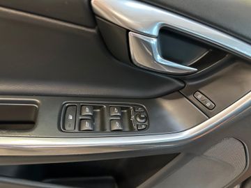Volvo V60 Kombi Linje Business *Navi*Klima*AHK*Xenon*