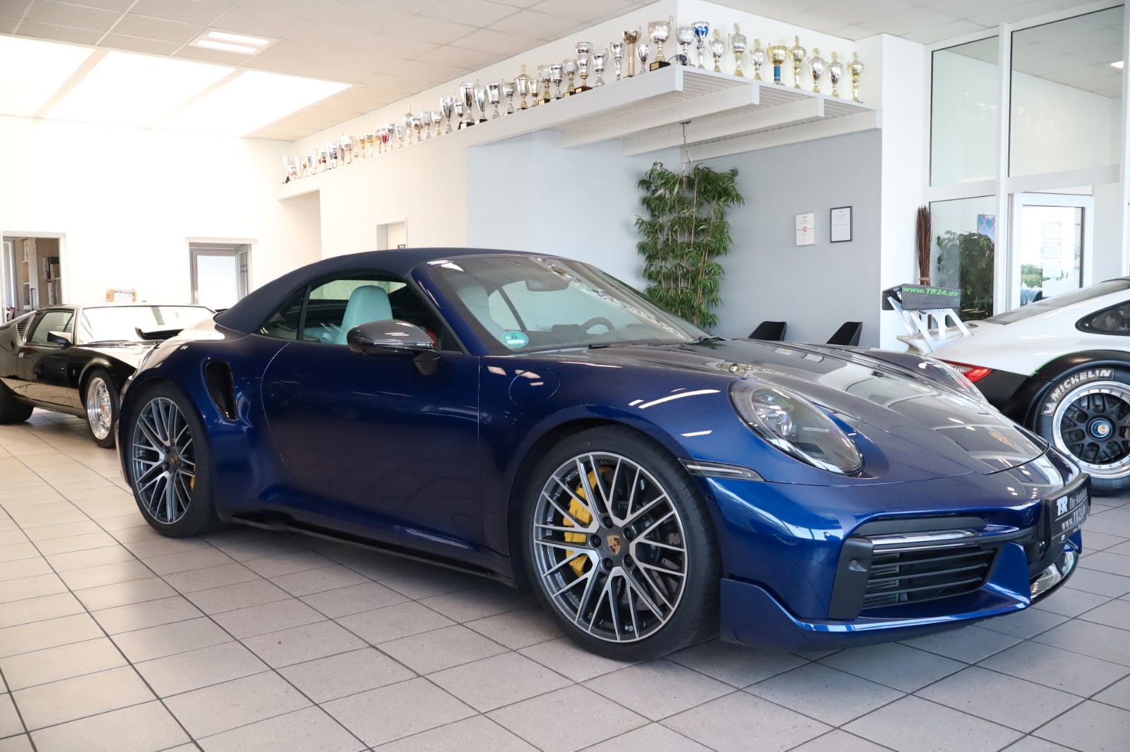 Fahrzeugabbildung Porsche 911 992 Turbo S Cabrio LIFT, SportDesign, Carbon