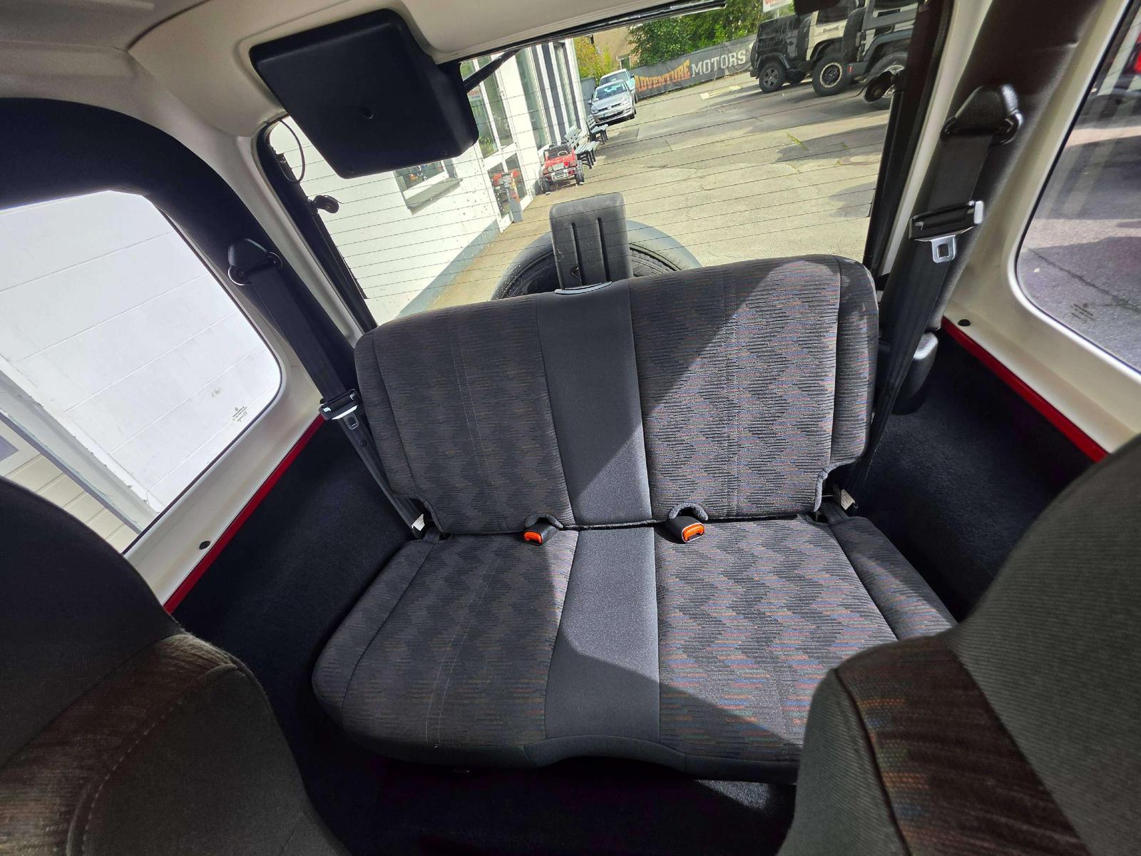 JEEP WRANGLER TJ 2.4 16V PERFEKTER ZUSTA | 143 ch | 4X4 | BVM | PACK SPORT | VOLANT EN CUIR