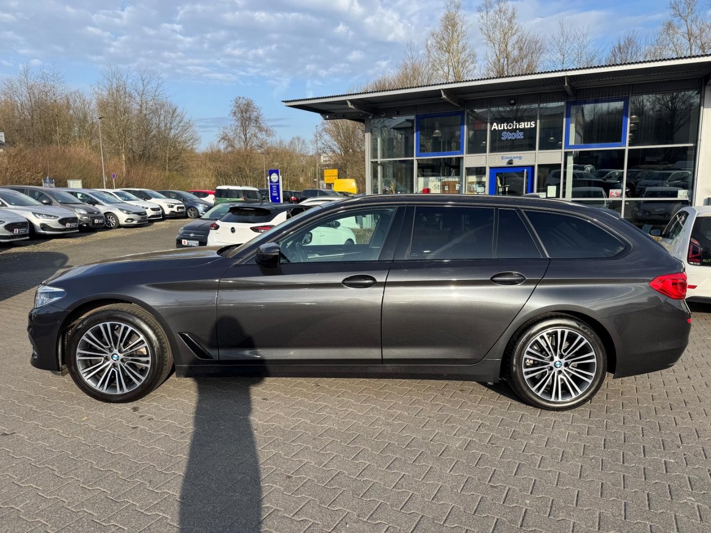 BMW 520 i Sport Line Touring Park-Assistent Luftfede, миниатюра 3