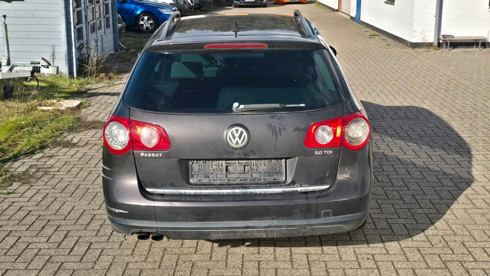 Volkswagen Passat 2006 — interior