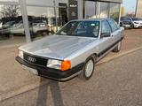 Audi 100 - Audi 100 mit Benzin-Antrieb: Limousine, Schaltgetriebe