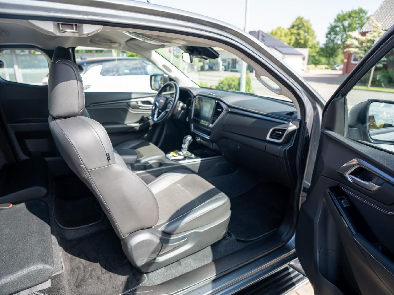 Fahrzeugabbildung Isuzu D-Max Space Cab 4WD LSE