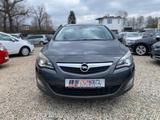 Opel Astra J Sports Tourer 1.6T INNOVATION Xenon PDC - Opel Astra aus 2011: Sports Tourer