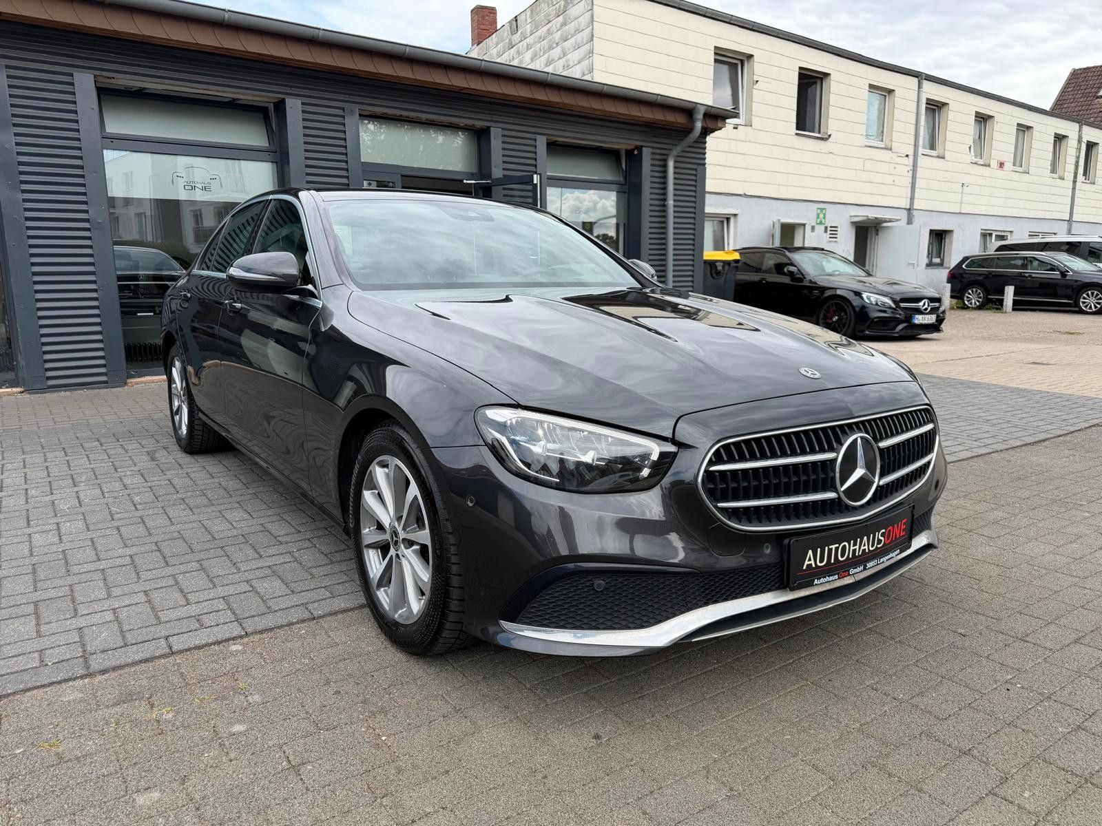 Mercedes-Benz E 200d LIMOUSINE AVANGARDE MBUX/VOLLLEDER foto 5
