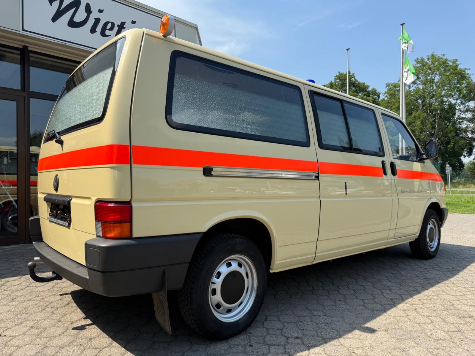 Volkswagen T4 Krankenwagen DRK 2.5 Lang