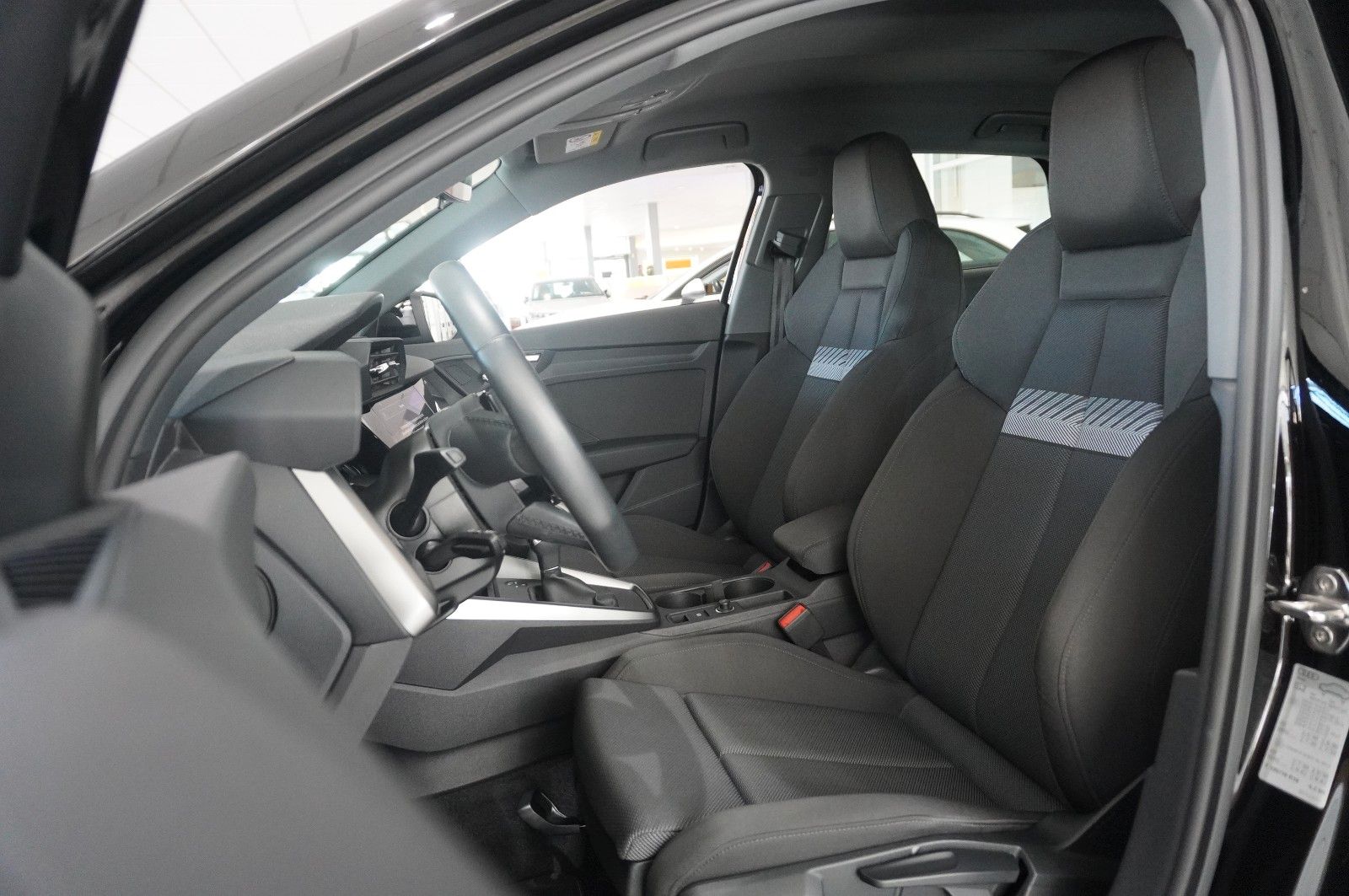 Fahrzeugabbildung Audi A3 Sportback 35 TFSI ADVANCED NAVI/LED/SPORT/DAB