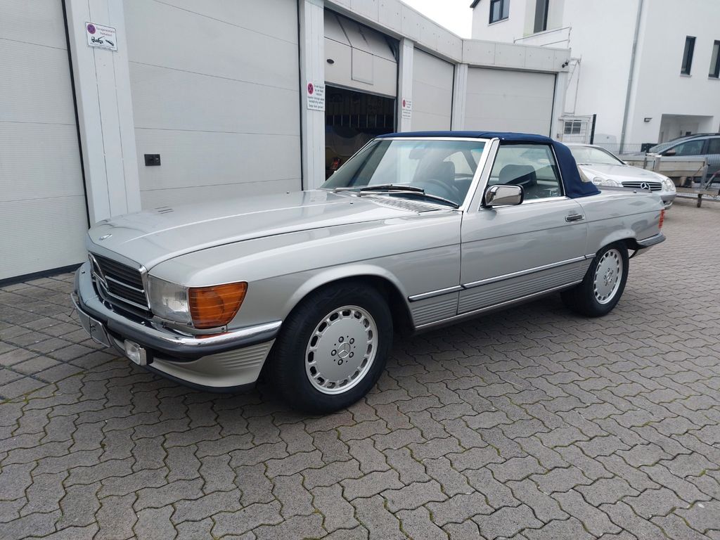 Mercedes-Benz SL 560