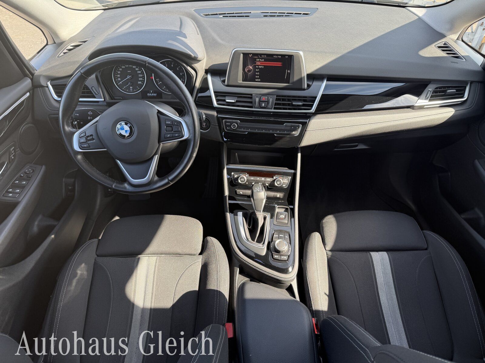 Fahrzeugabbildung BMW 2er Active Tourer - 220i Sport Line Autom./Klima
