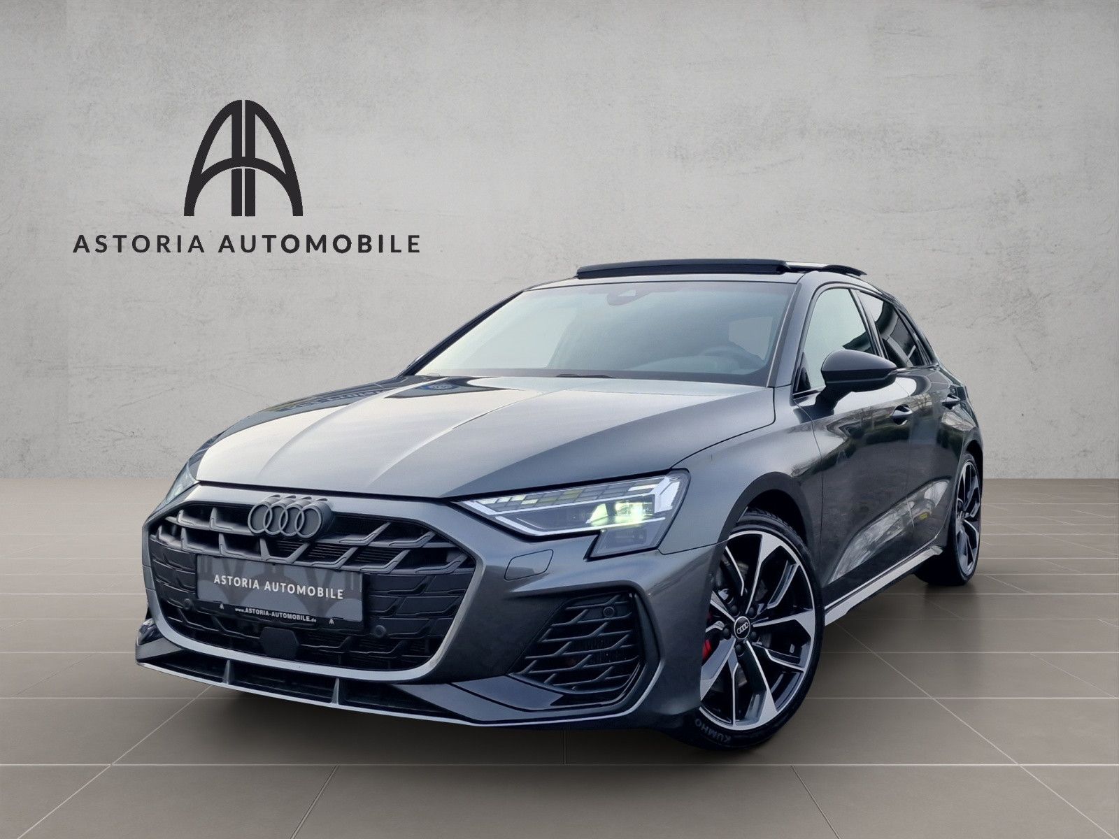 AUDI S3 Sonos Pano Matrix Carbon Akrapovic Titan