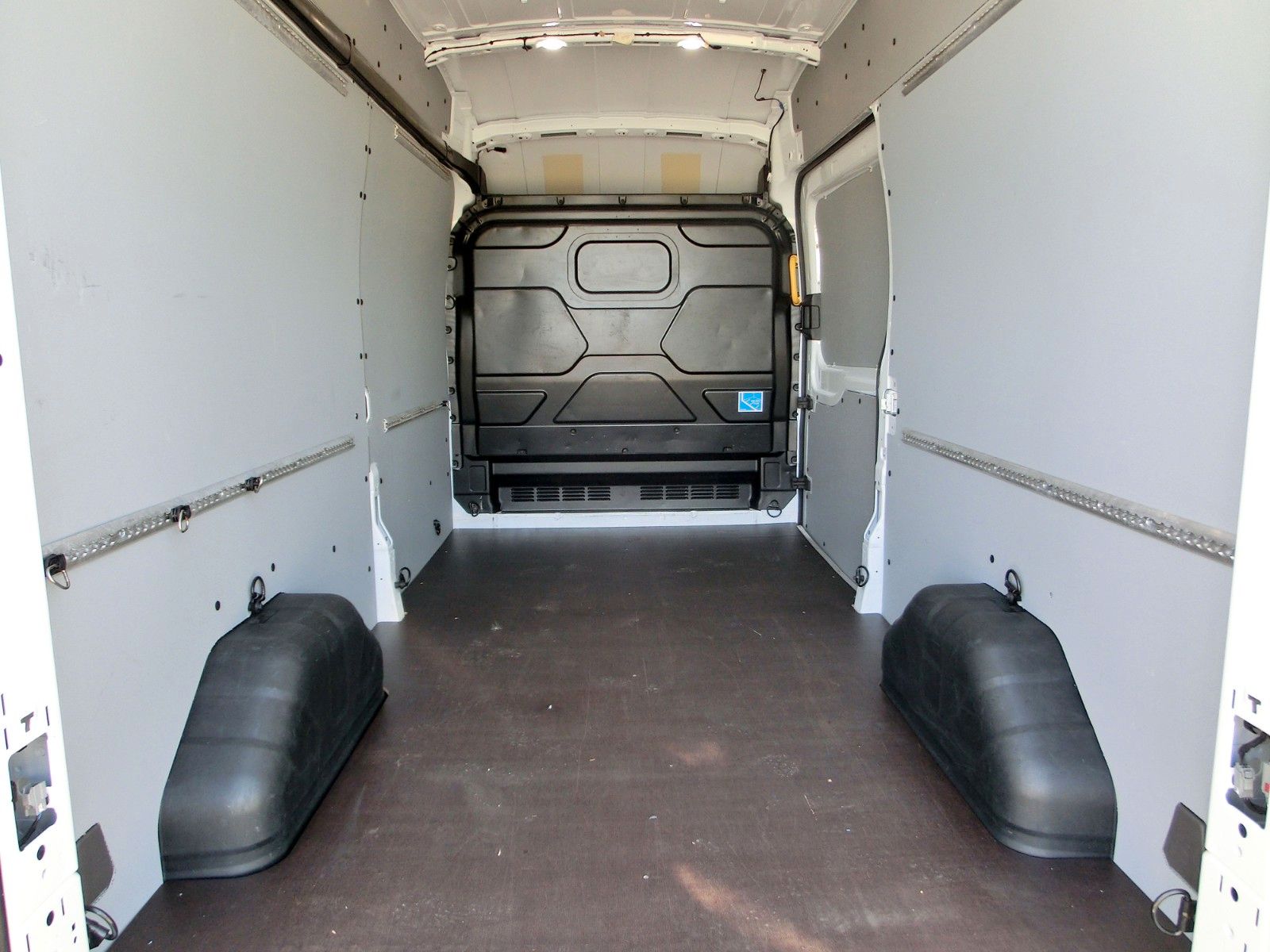 Fahrzeugabbildung Ford Transit Kasten 350 L3H3 Trend