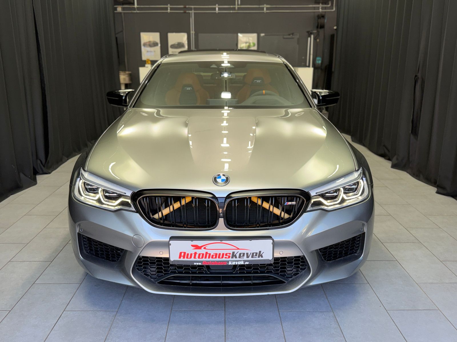 Fahrzeugabbildung BMW M5 Limousine|H&K|PANO|360°|M-DRIVERS|LCI