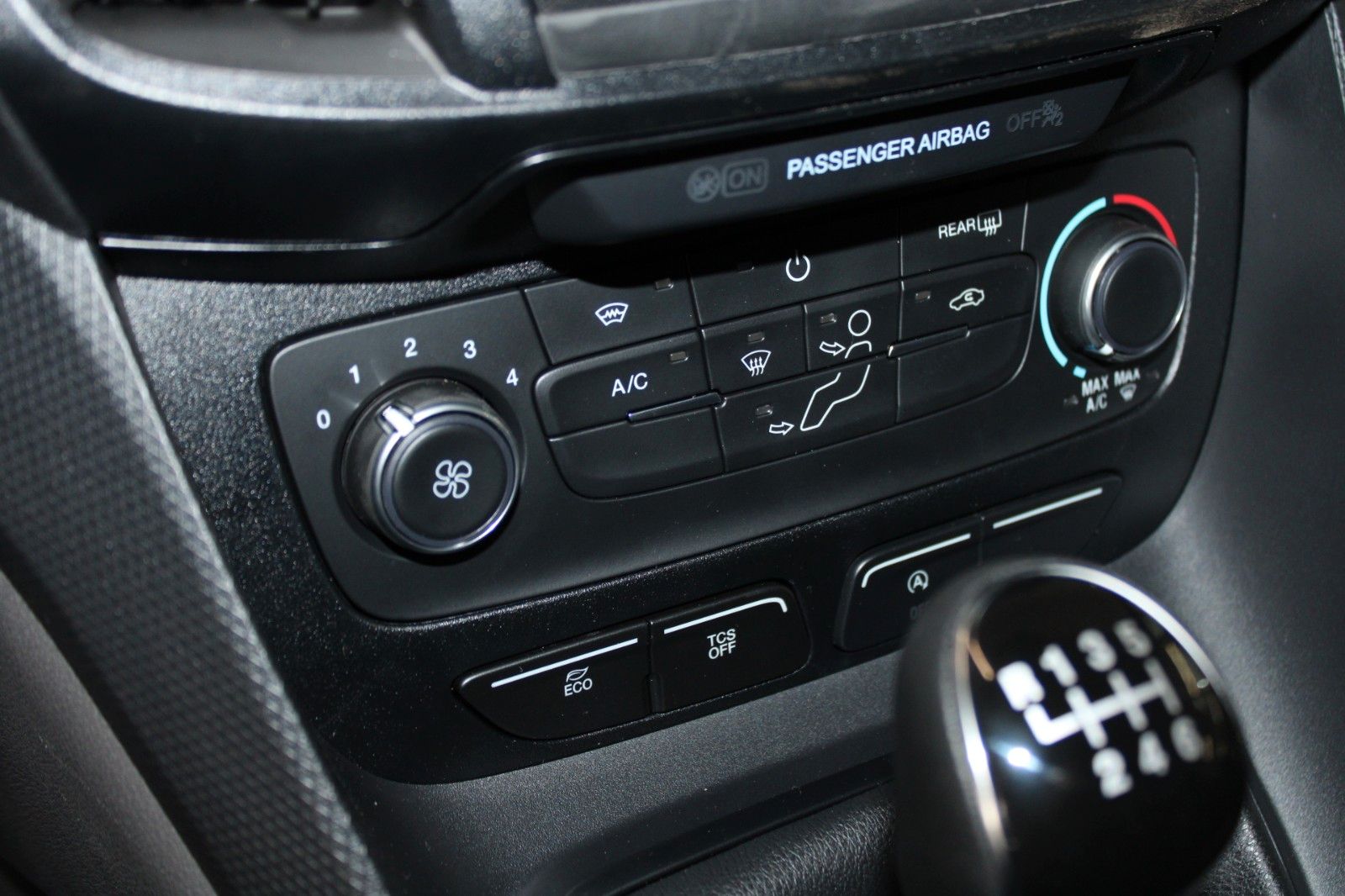 Fahrzeugabbildung Ford Transit Connect TREND L2 KLIMA PDC AHK